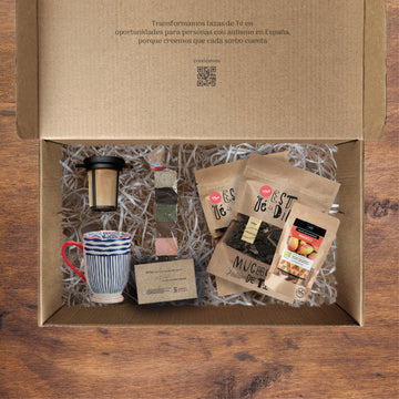 Caja regalo con taza, té y mucho más