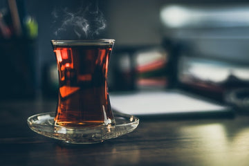 El té earl grey es una variante del té negro deliciosa con un toque cítrico